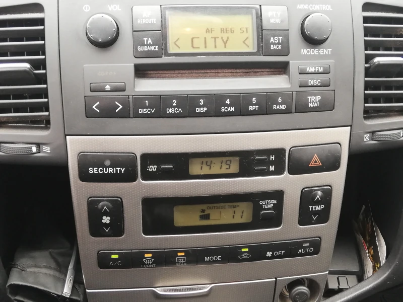 Toyota Corolla verso 1.8i Linea Sol/LPG, снимка 15 - Автомобили и джипове - 52187217