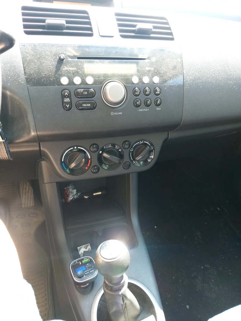 Suzuki Swift 1.3бензин 4х4 , снимка 5 - Автомобили и джипове - 52662701
