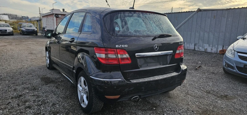 Mercedes-Benz B 200 2.0CDI , снимка 7 - Автомобили и джипове - 52836187
