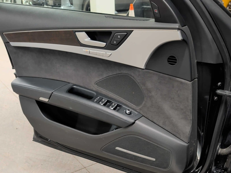 Audi A8 3.0 TDI * * ОБДУХВАНЕ * * CARFAX * * АВТО КРЕДИТ *, снимка 11 - Автомобили и джипове - 53235877