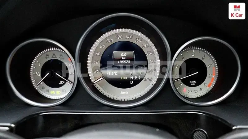 Mercedes-Benz E 300 4matic, снимка 7 - Автомобили и джипове - 54214041