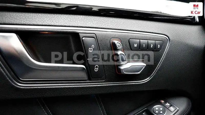 Mercedes-Benz E 300 4matic, снимка 10 - Автомобили и джипове - 54214041