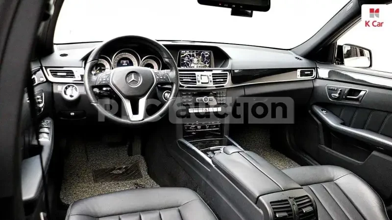Mercedes-Benz E 300 4matic, снимка 2 - Автомобили и джипове - 54214041