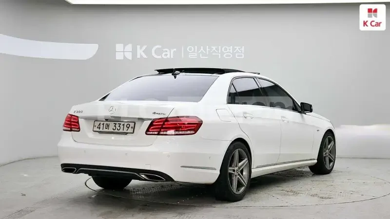 Mercedes-Benz E 300 4matic, снимка 3 - Автомобили и джипове - 54214041