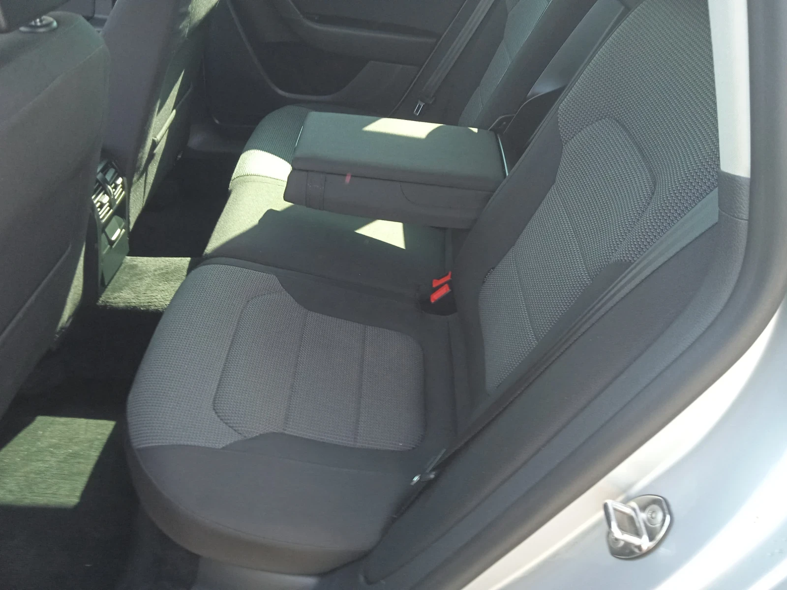 VW Passat 2.0TDI  - изображение 10
