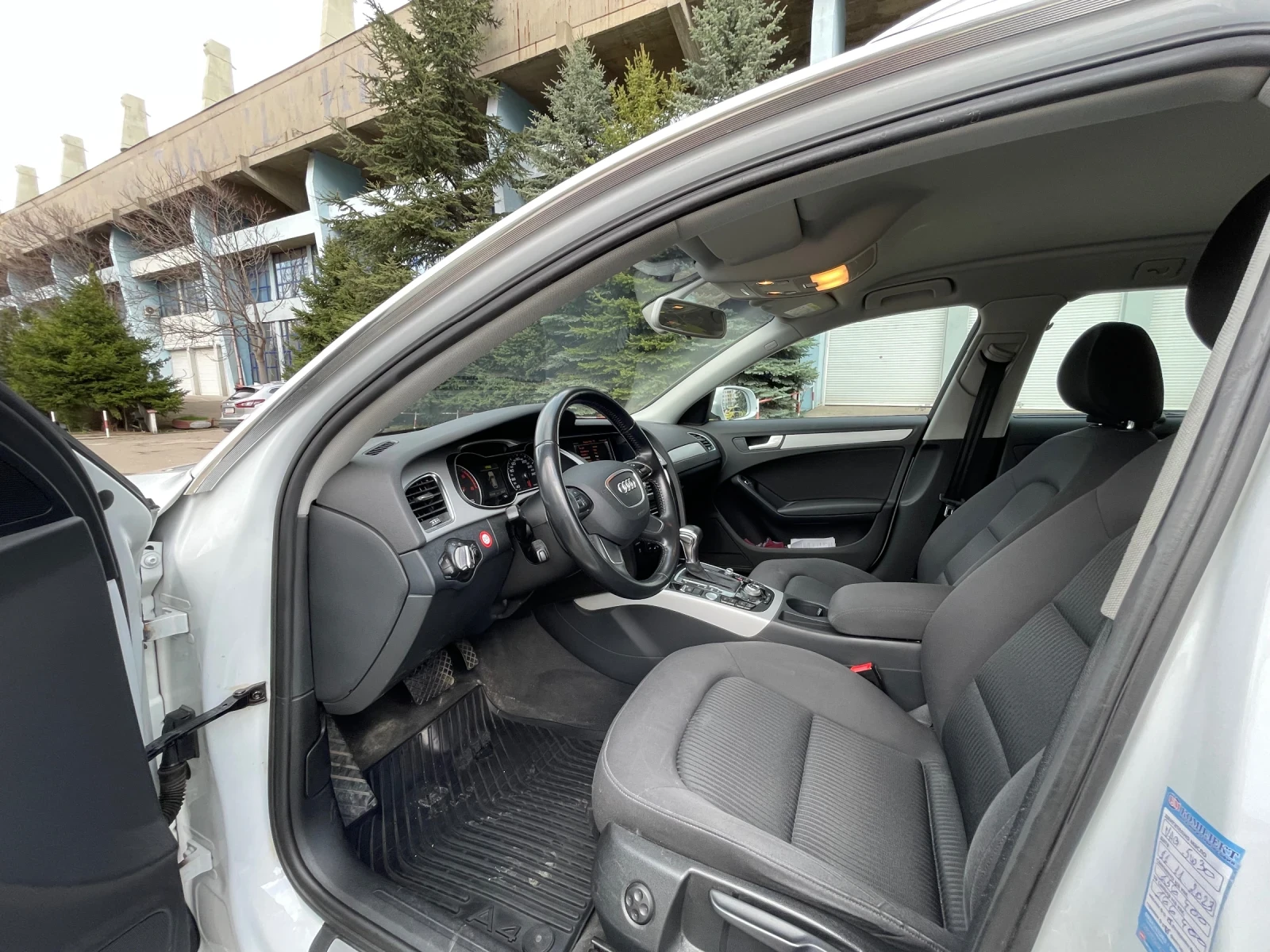 Audi A4 Avant 2.0 TDI, снимка 7 - Автомобили и джипове - 54321389