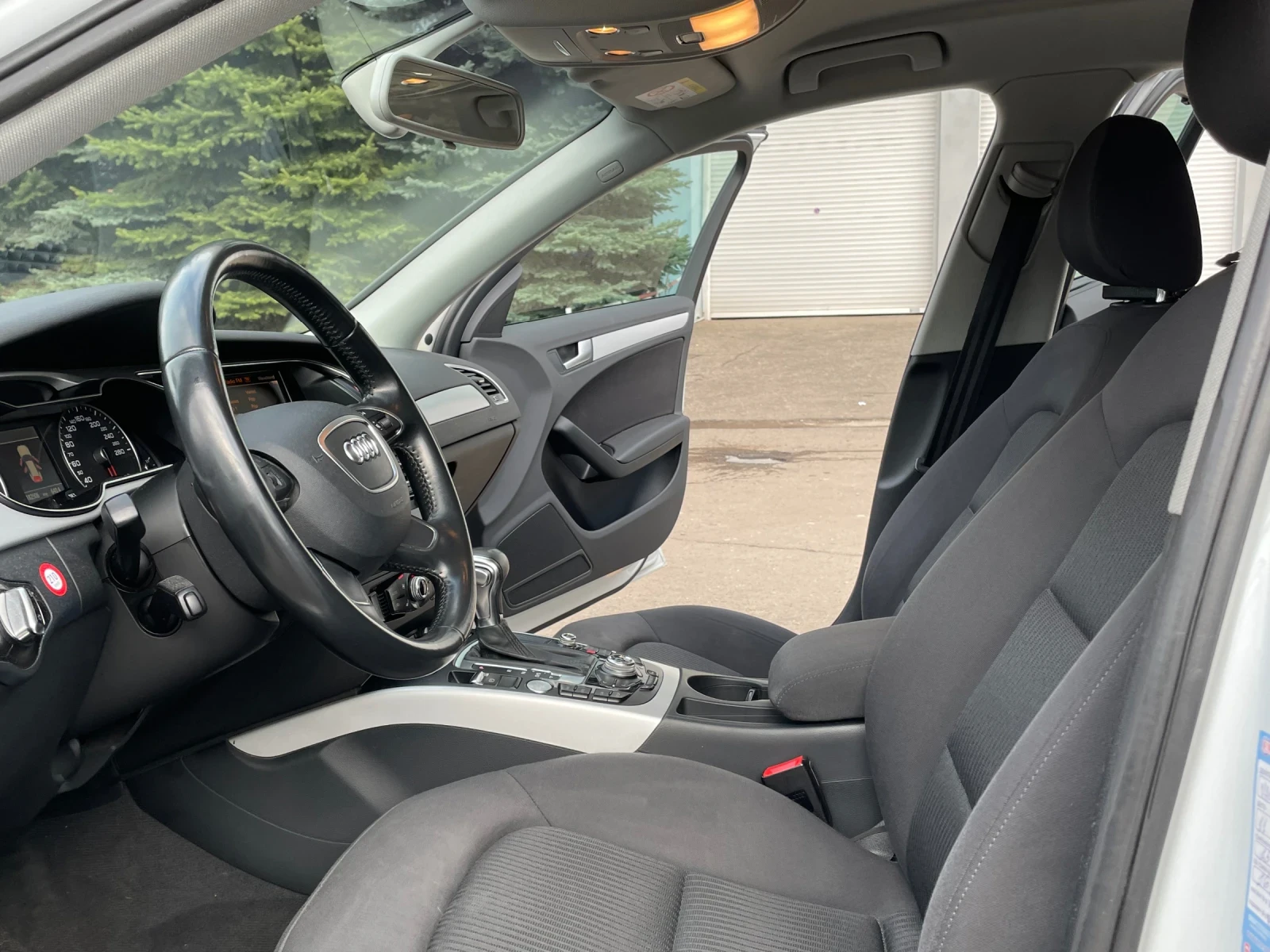 Audi A4 Avant 2.0 TDI, снимка 8 - Автомобили и джипове - 54321389