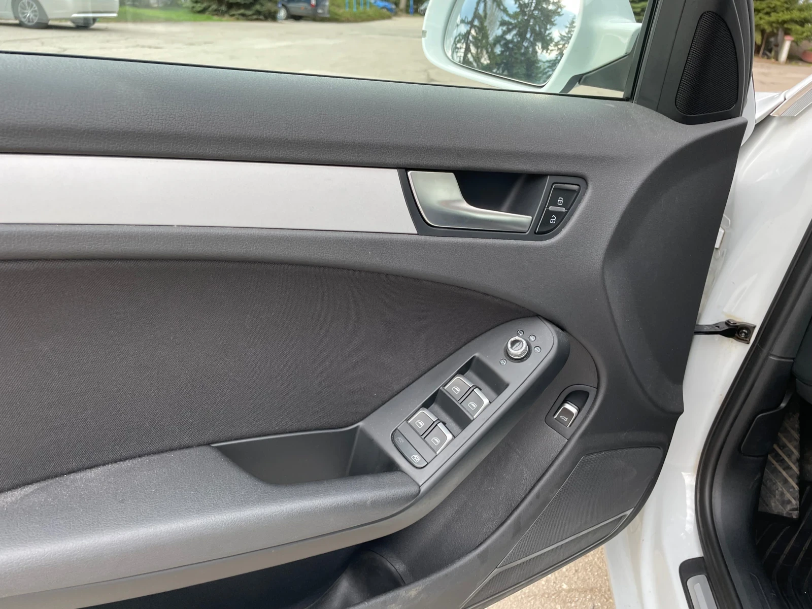 Audi A4 Avant 2.0 TDI, снимка 12 - Автомобили и джипове - 54321389