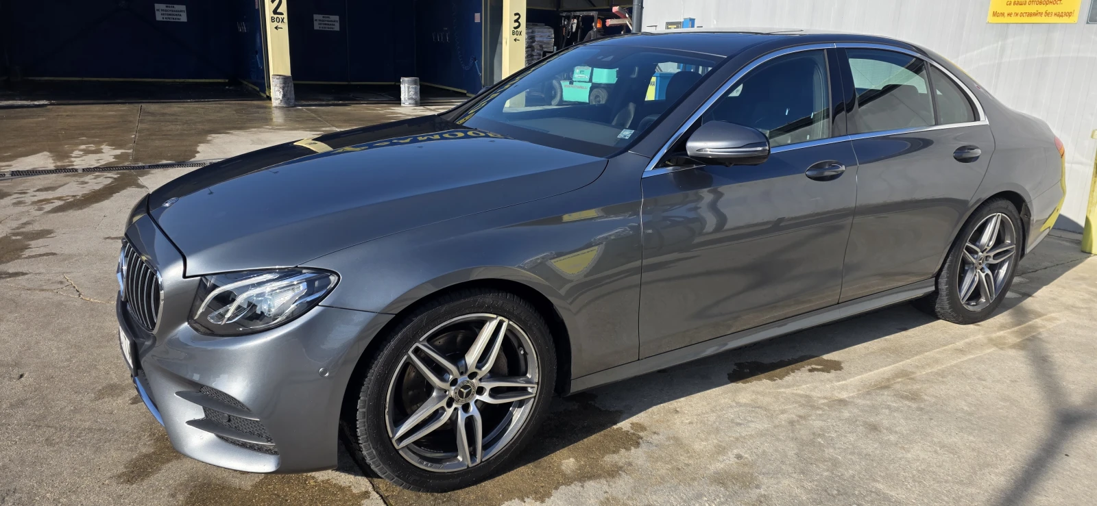 Mercedes-Benz E 220  AMG, снимка 4 - Автомобили и джипове - 54481126