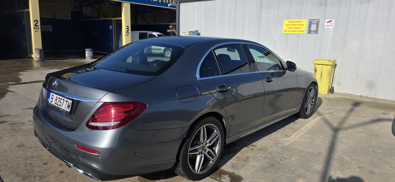 Mercedes-Benz E 220  AMG, снимка 6 - Автомобили и джипове - 54481126