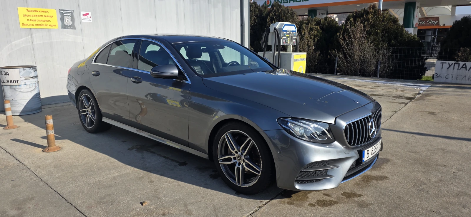 Mercedes-Benz E 220  AMG, снимка 3 - Автомобили и джипове - 54481126