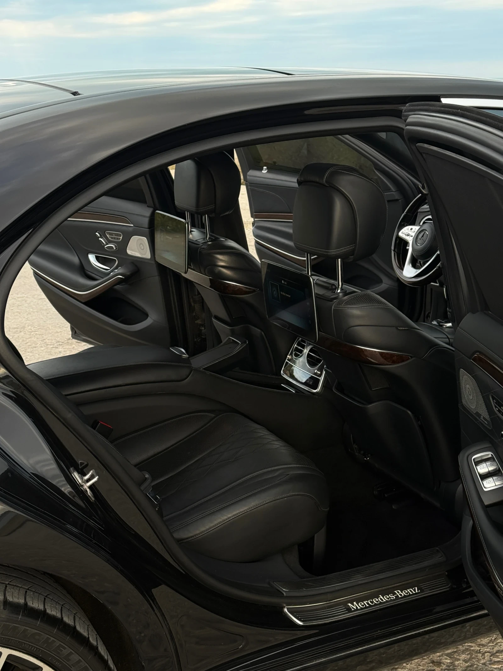 Mercedes-Benz S 560 FULL/ 3TV/ ПАСАЖЕР ПАКЕТ, снимка 12 - Автомобили и джипове - 54929731
