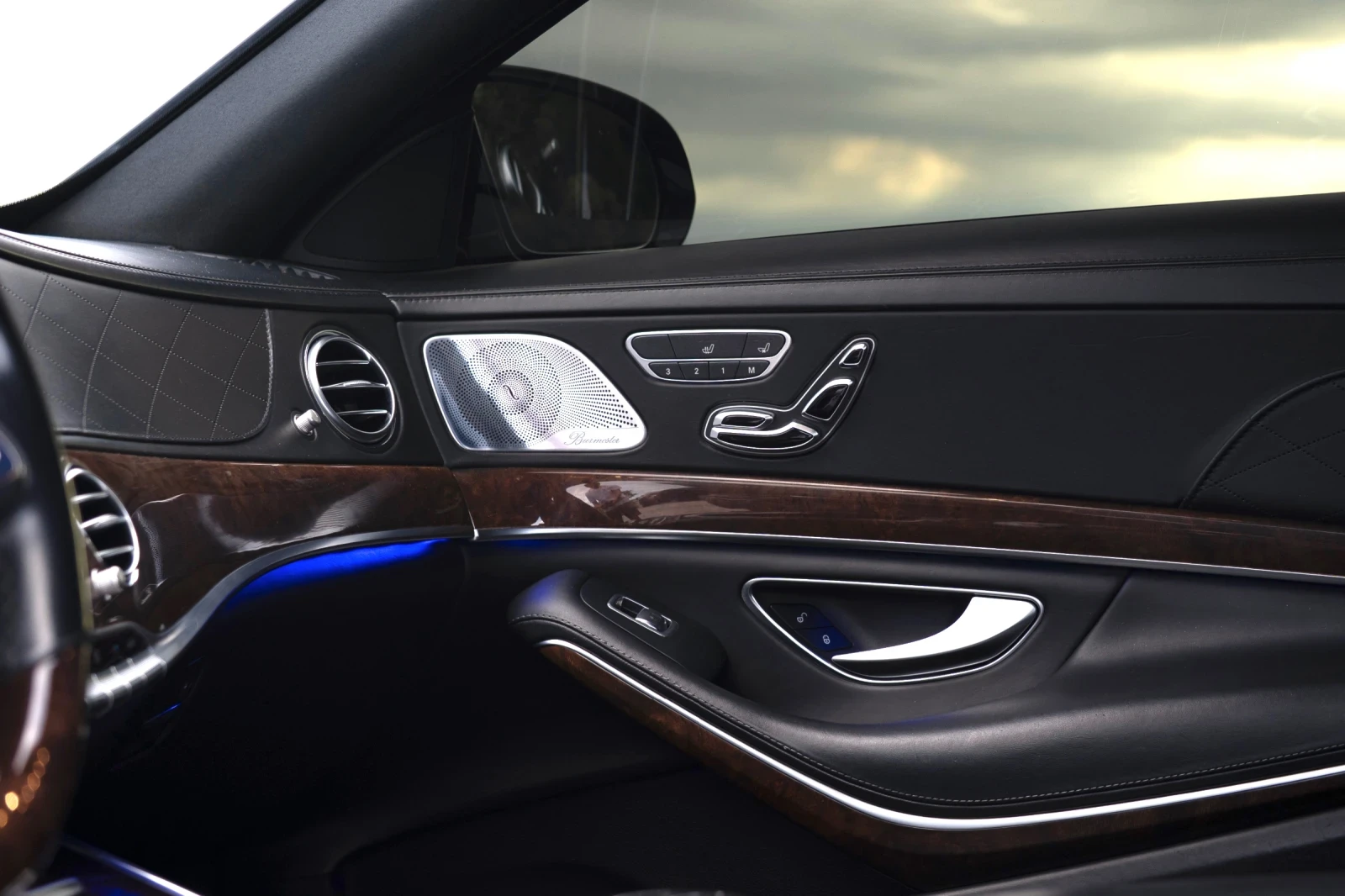 Mercedes-Benz S 560 FULL/ 3TV/ ПАСАЖЕР ПАКЕТ, снимка 10 - Автомобили и джипове - 54929731