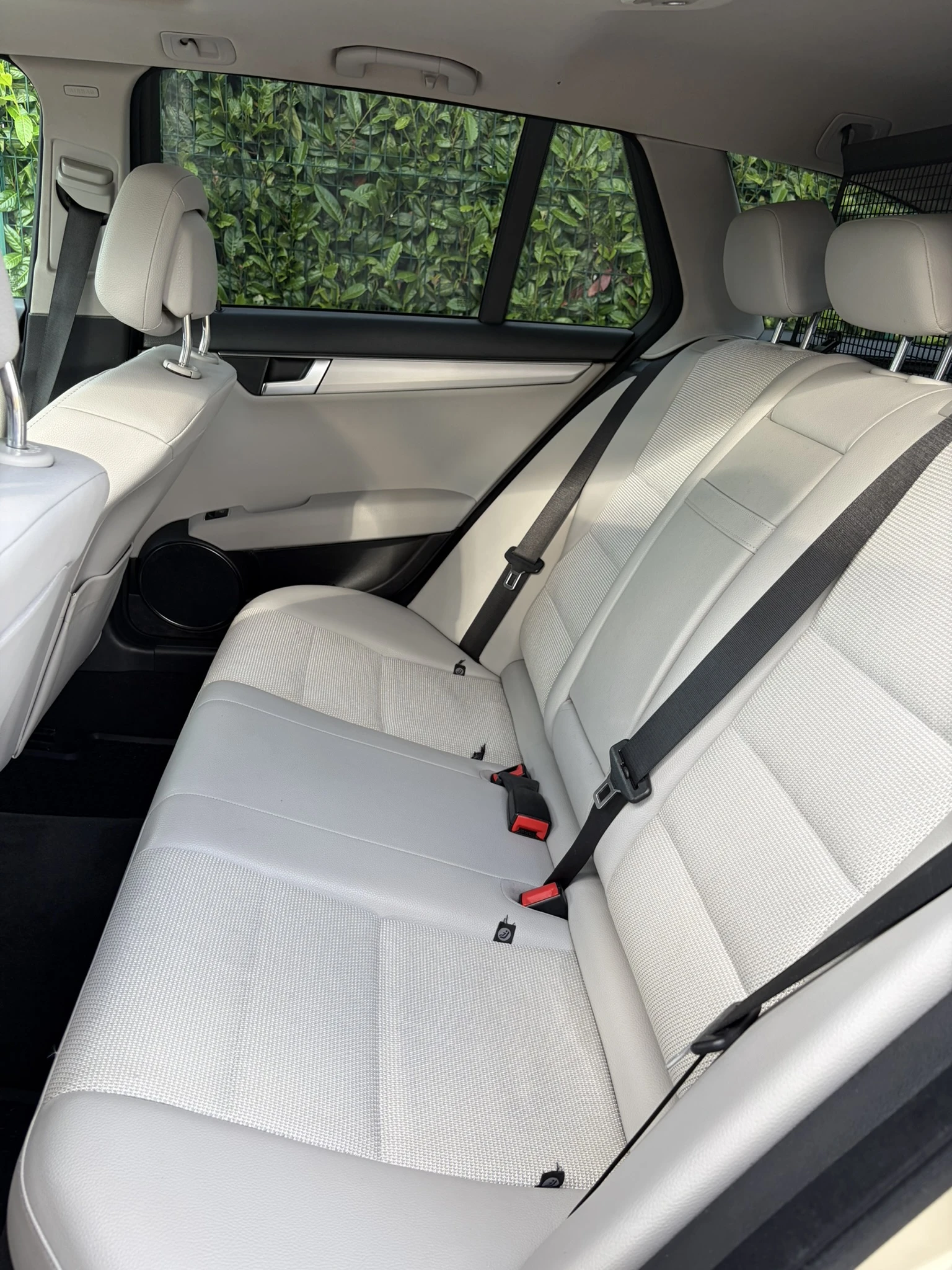 Mercedes-Benz C 220 AMG Line BlueEFFICIENCY, снимка 11 - Автомобили и джипове - 54936433