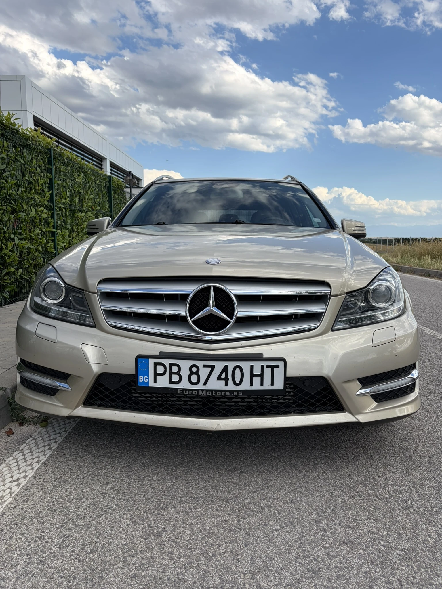Mercedes-Benz C 220 AMG Line BlueEFFICIENCY, снимка 2 - Автомобили и джипове - 54936433