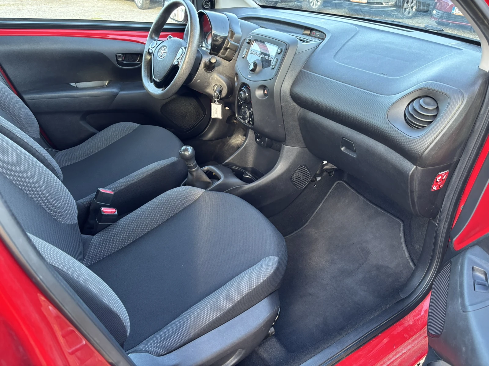 Toyota Aygo X-start 1.0, снимка 8 - Автомобили и джипове - 54958707