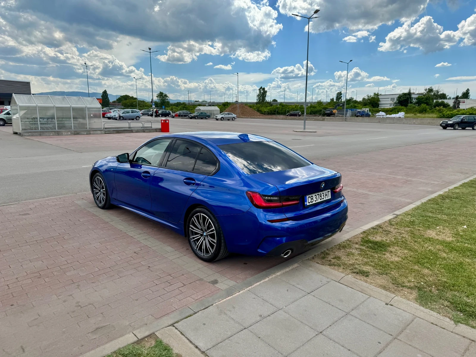 BMW 320 320d xDrive, снимка 13 - Автомобили и джипове - 55050077