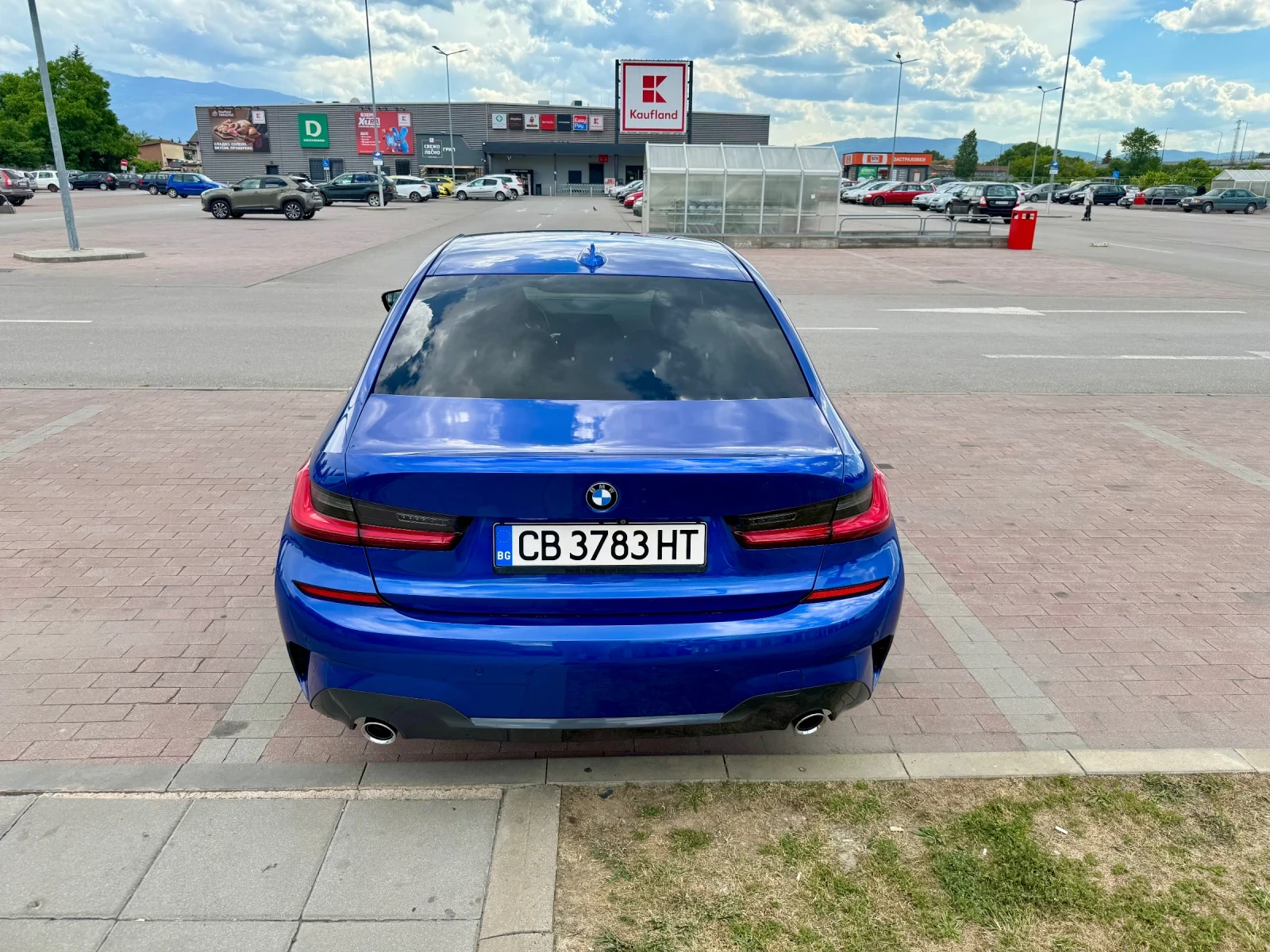 BMW 320 320d xDrive, снимка 12 - Автомобили и джипове - 55050077