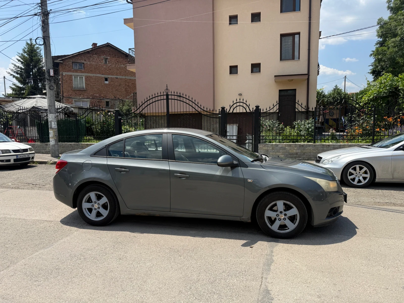 Chevrolet Cruze, снимка 2 - Автомобили и джипове - 55120819