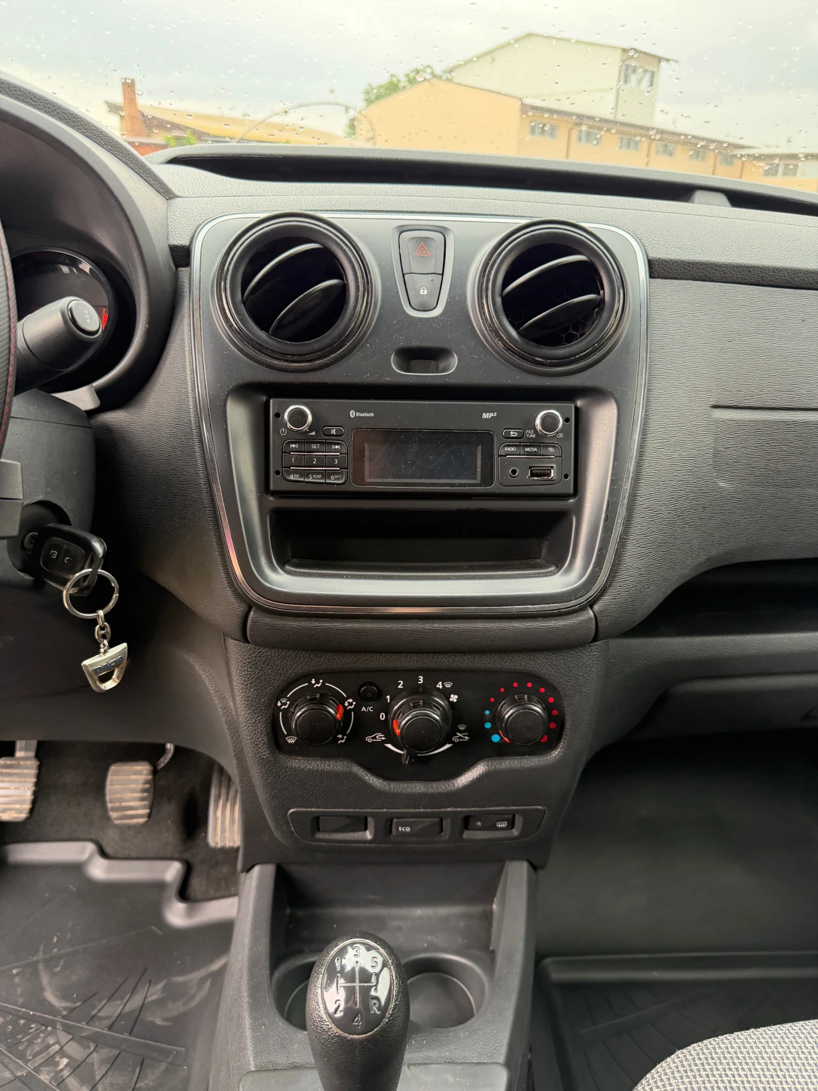 Dacia Dokker, снимка 9 - Автомобили и джипове - 55389424