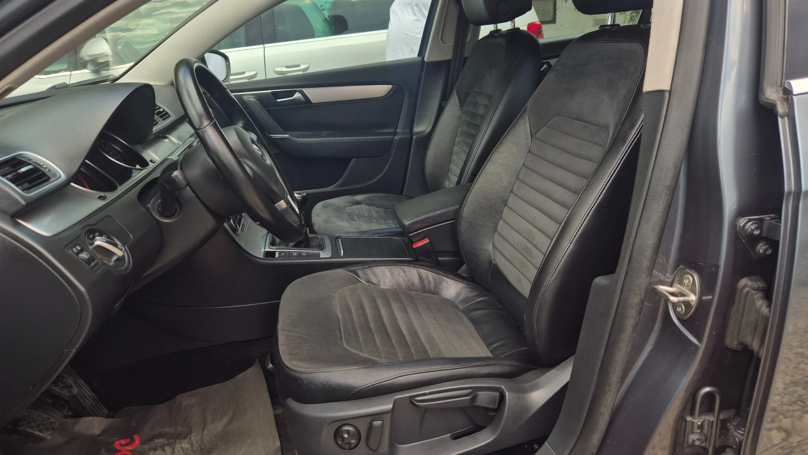 VW Passat  РЕАЛНИ КМ. !!!!!, снимка 8 - Автомобили и джипове - 55574722