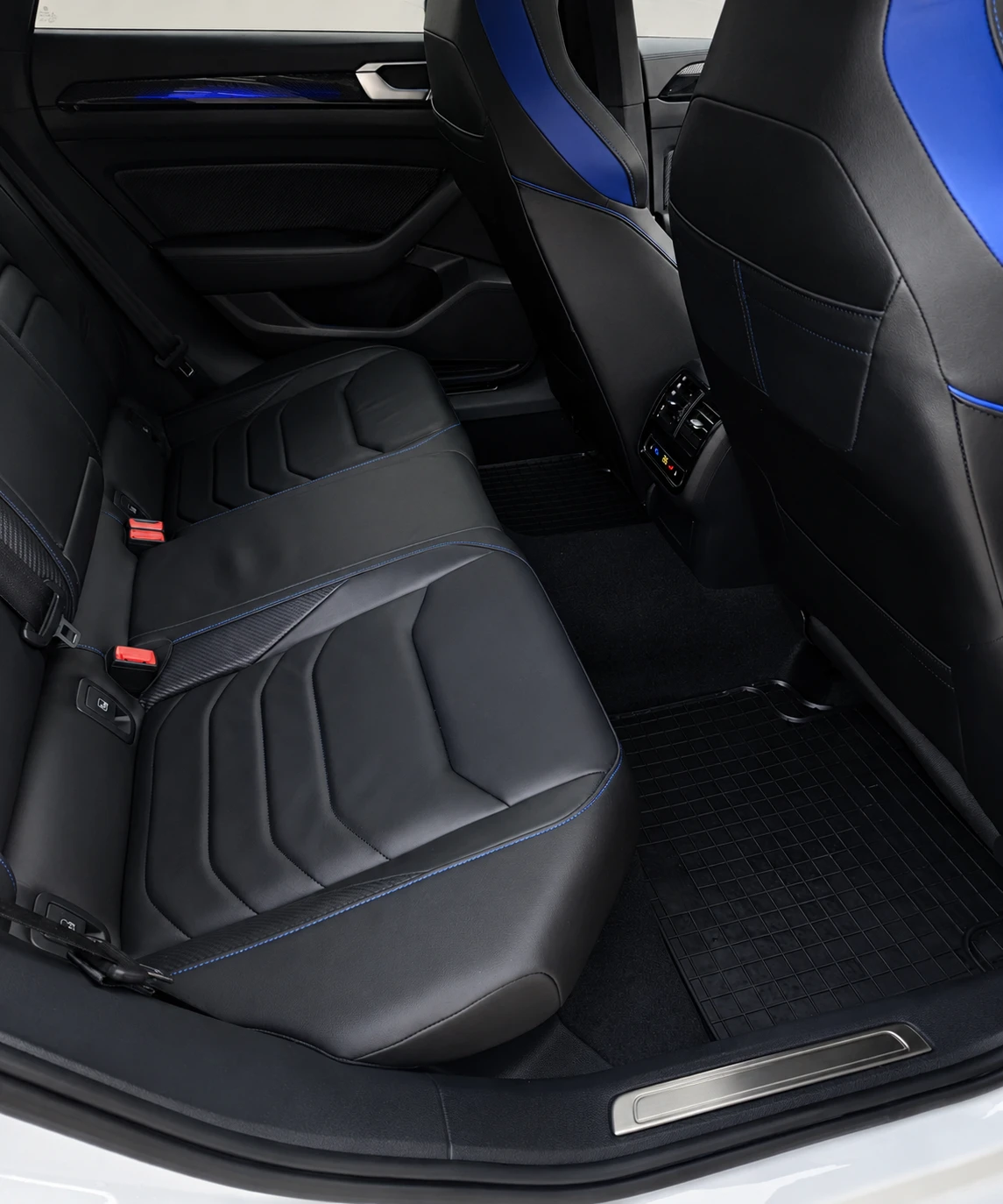VW Arteon R Shooting Brake, снимка 9 - Автомобили и джипове - 55668056