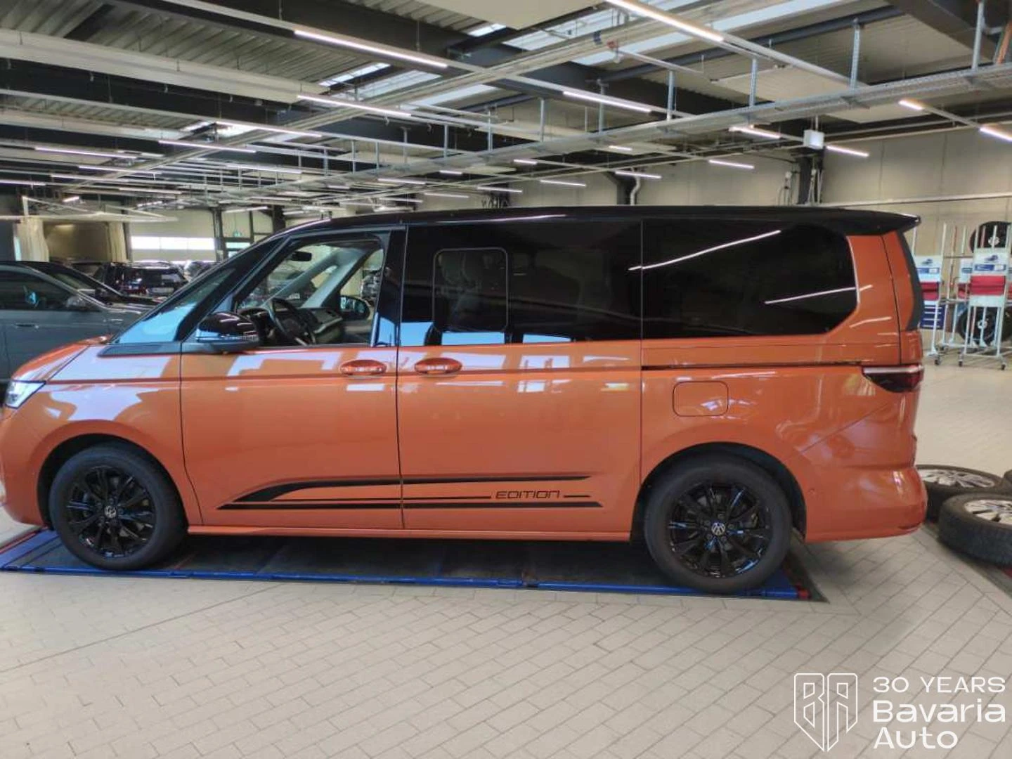 VW Multivan Edition long DSG Easy Open Basic, снимка 2 - Автомобили и джипове - 55674004