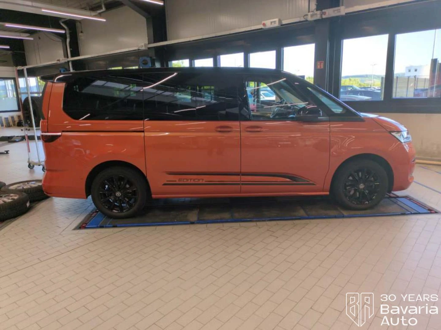 VW Multivan Edition long DSG Easy Open Basic, снимка 4 - Автомобили и джипове - 55674004