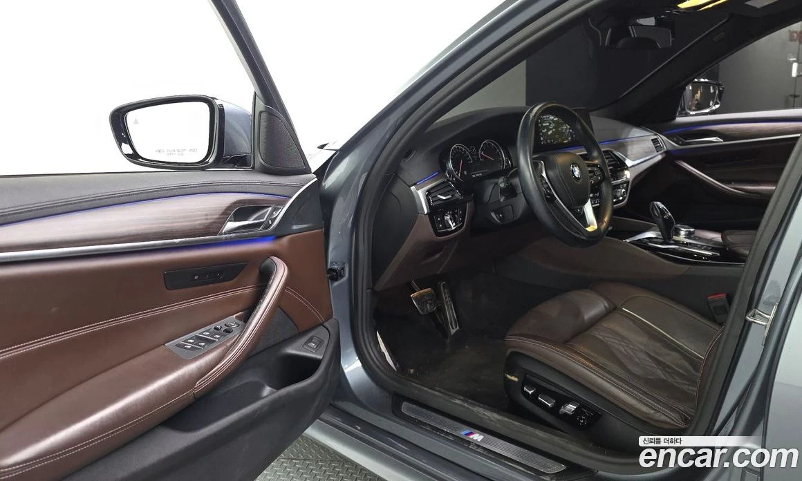 BMW 530 530i M Sport Package Plus, снимка 13 - Автомобили и джипове - 56157009