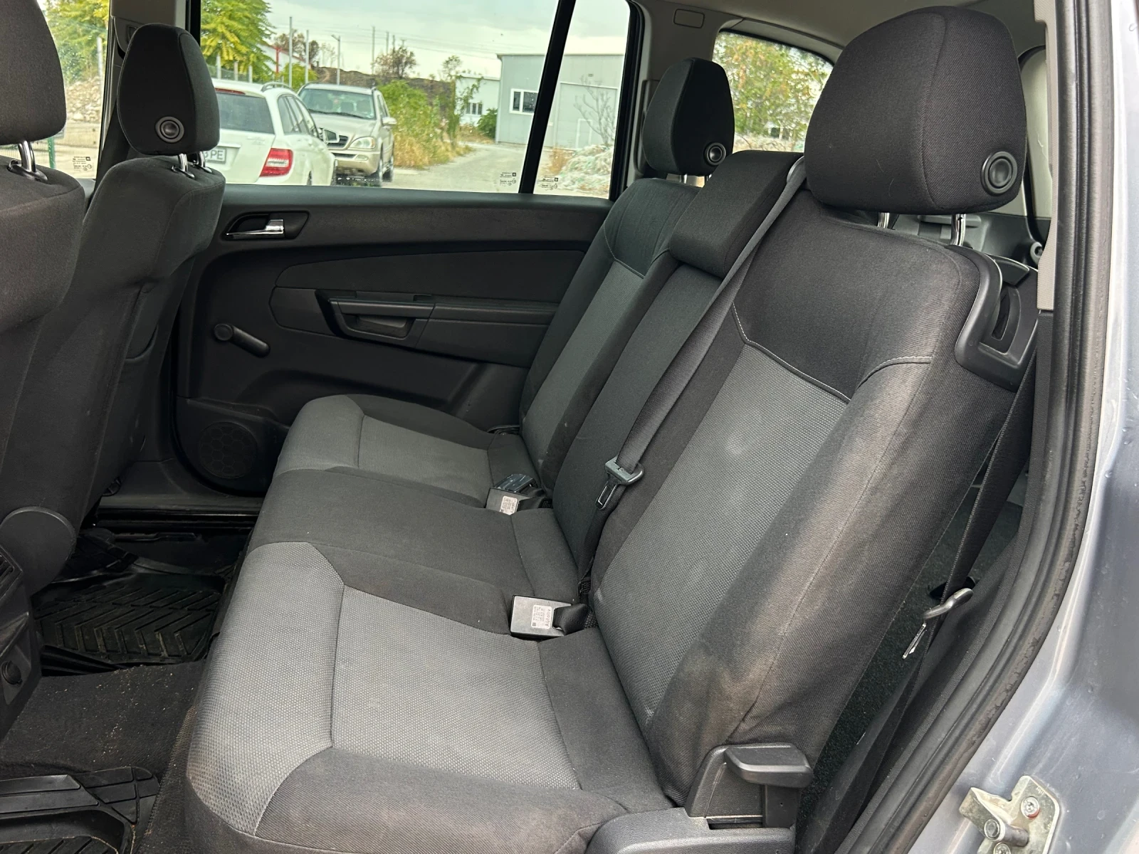 Opel Meriva, снимка 13 - Автомобили и джипове - 56183353