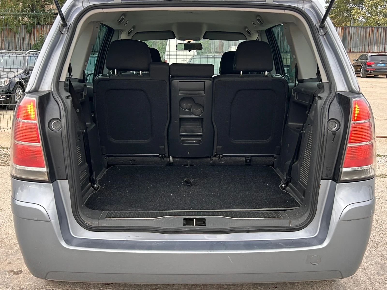 Opel Meriva, снимка 4 - Автомобили и джипове - 56183353
