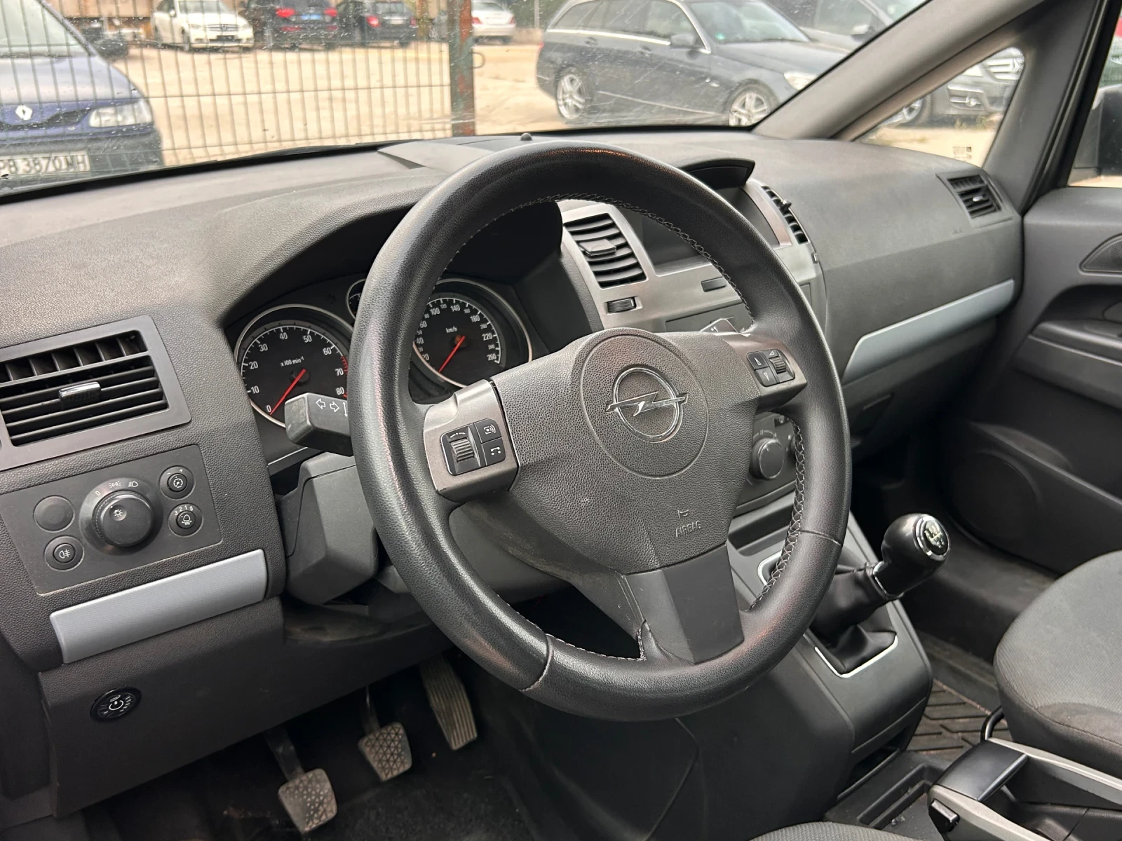 Opel Meriva, снимка 9 - Автомобили и джипове - 56183353