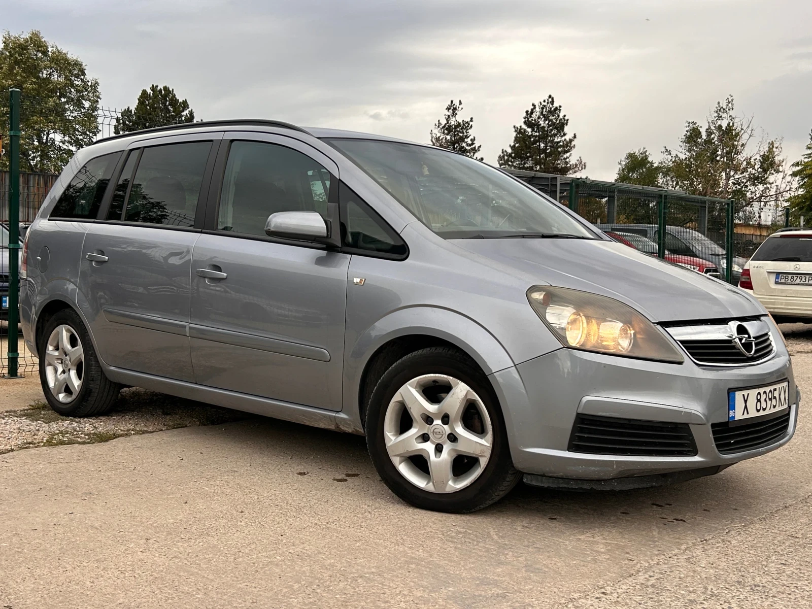 Opel Meriva, снимка 6 - Автомобили и джипове - 56183353