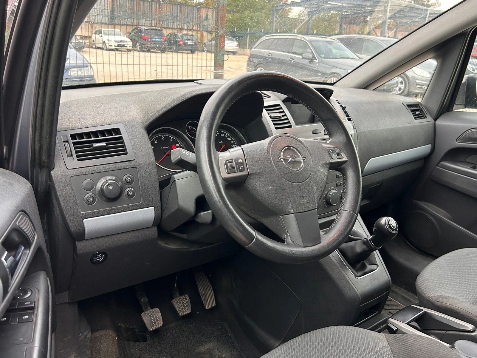 Opel Meriva, снимка 8 - Автомобили и джипове - 56183353