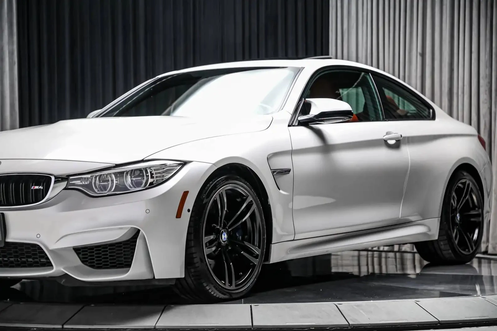BMW M4 MPERFORMANCEEXHUAST| REDINT| 1OWNER| NOACCIDENTS | Mobile.bg � ����������� 3