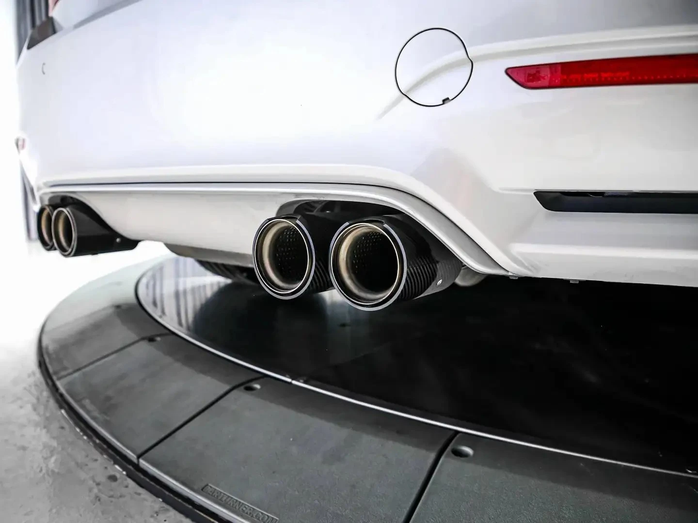 BMW M4 MPERFORMANCEEXHUAST| REDINT| 1OWNER| NOACCIDENTS | Mobile.bg � ����������� 5