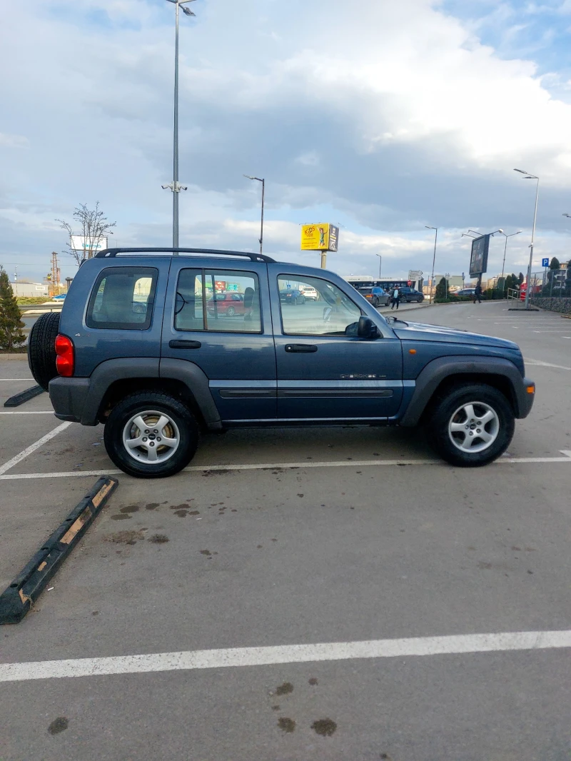 Jeep Cherokee KJ, снимка 10 - Автомобили и джипове - 49504192