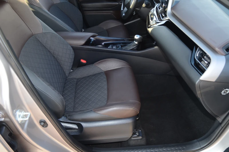 Toyota C-HR 1.8 HYBRID FACELIFT !!!63000!!! , снимка 10 - Автомобили и джипове - 52573144