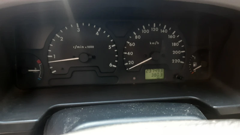 Land Rover Discovery, снимка 7 - Автомобили и джипове - 52874667