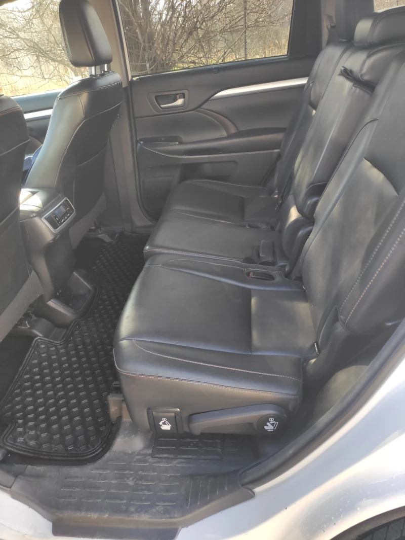 Toyota Highlander Хибрид, снимка 8 - Автомобили и джипове - 53411801