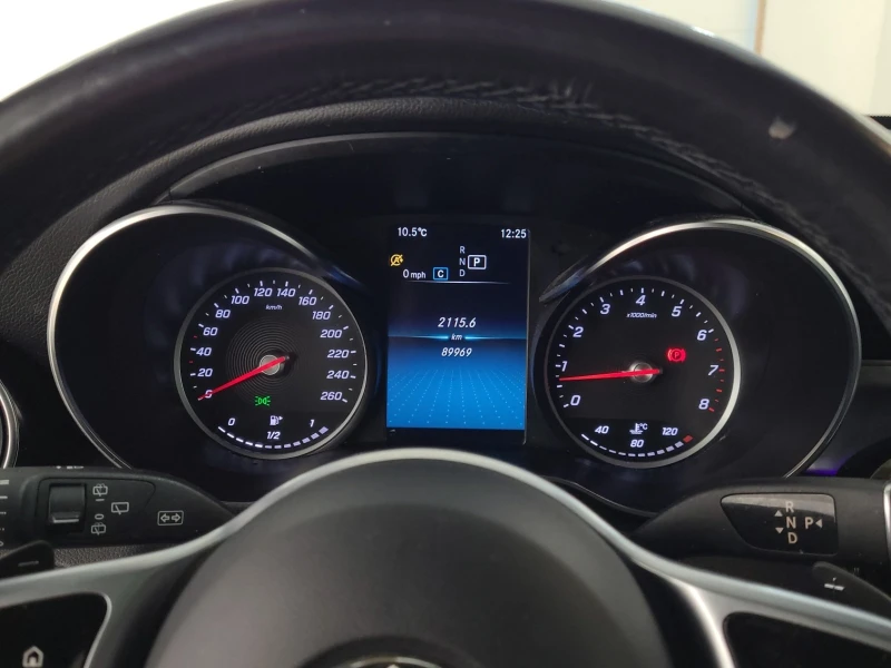 Mercedes-Benz GLC 300 * Aвтокредит* * Пълна сервизна история* , снимка 9 - Автомобили и джипове - 53521728