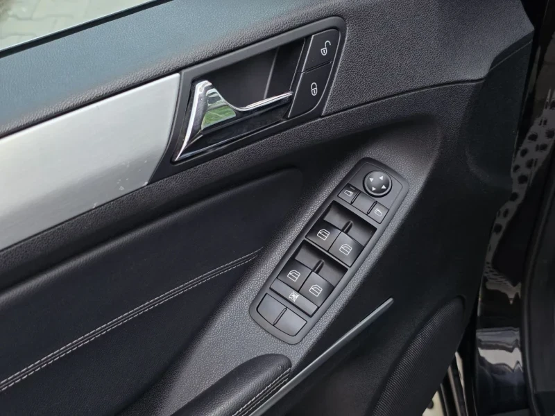 Mercedes-Benz ML 350 ML 350 CDI 4 MATIC, снимка 15 - Автомобили и джипове - 53174418