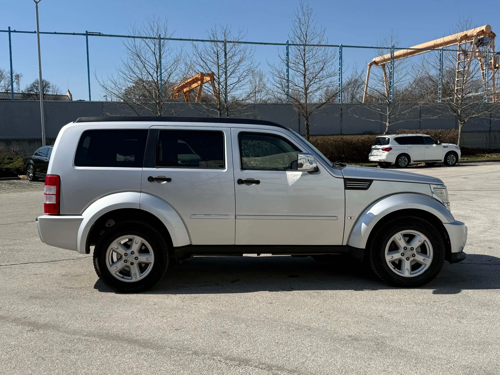 Dodge Nitro, снимка 5 - Автомобили и джипове - 53877728