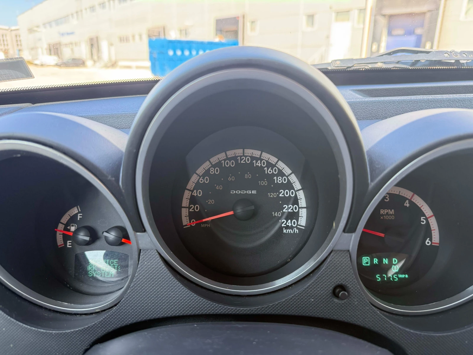 Dodge Nitro, снимка 13 - Автомобили и джипове - 53877728