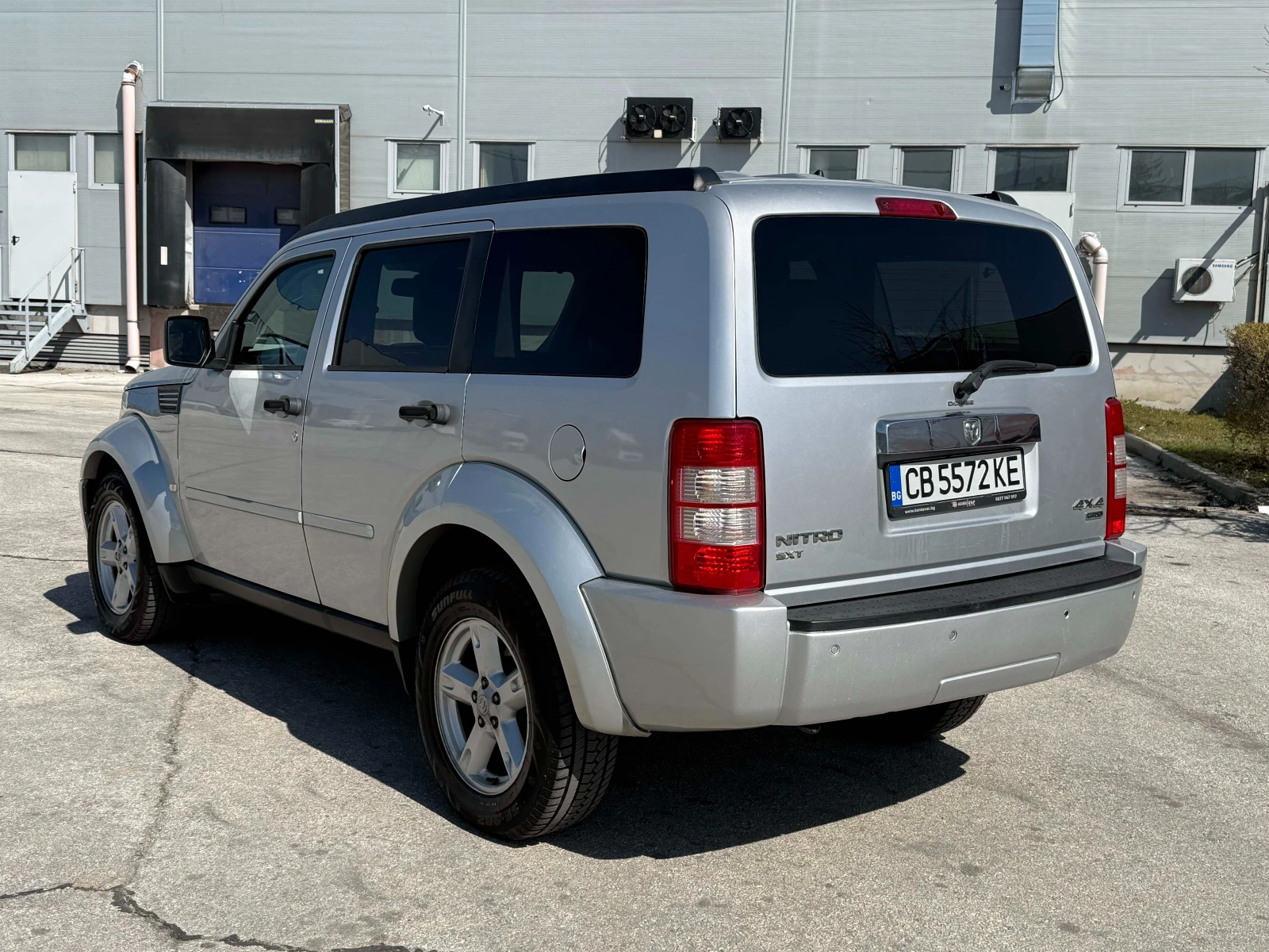 Dodge Nitro, снимка 3 - Автомобили и джипове - 53877728