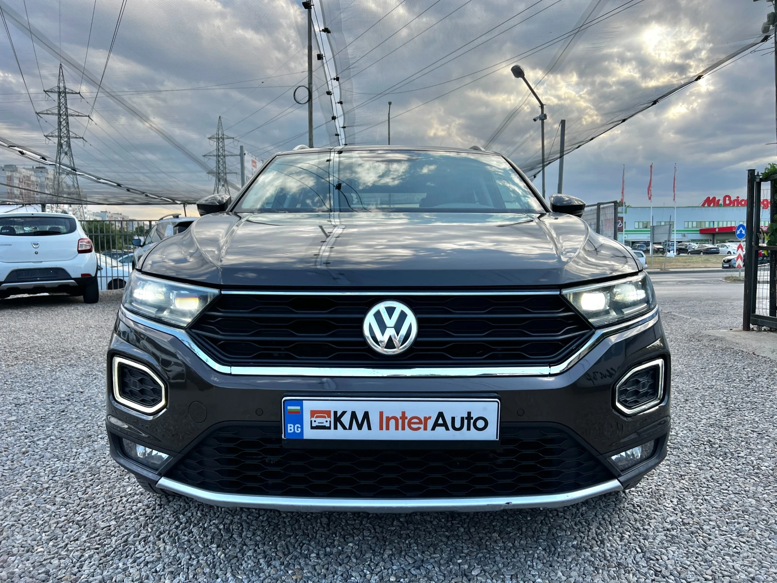 VW T-Roc 2.0TDI 4MOTION/AUT/CAR PLAY/LED/КАМЕРА, снимка 2 - Автомобили и джипове - 55493874