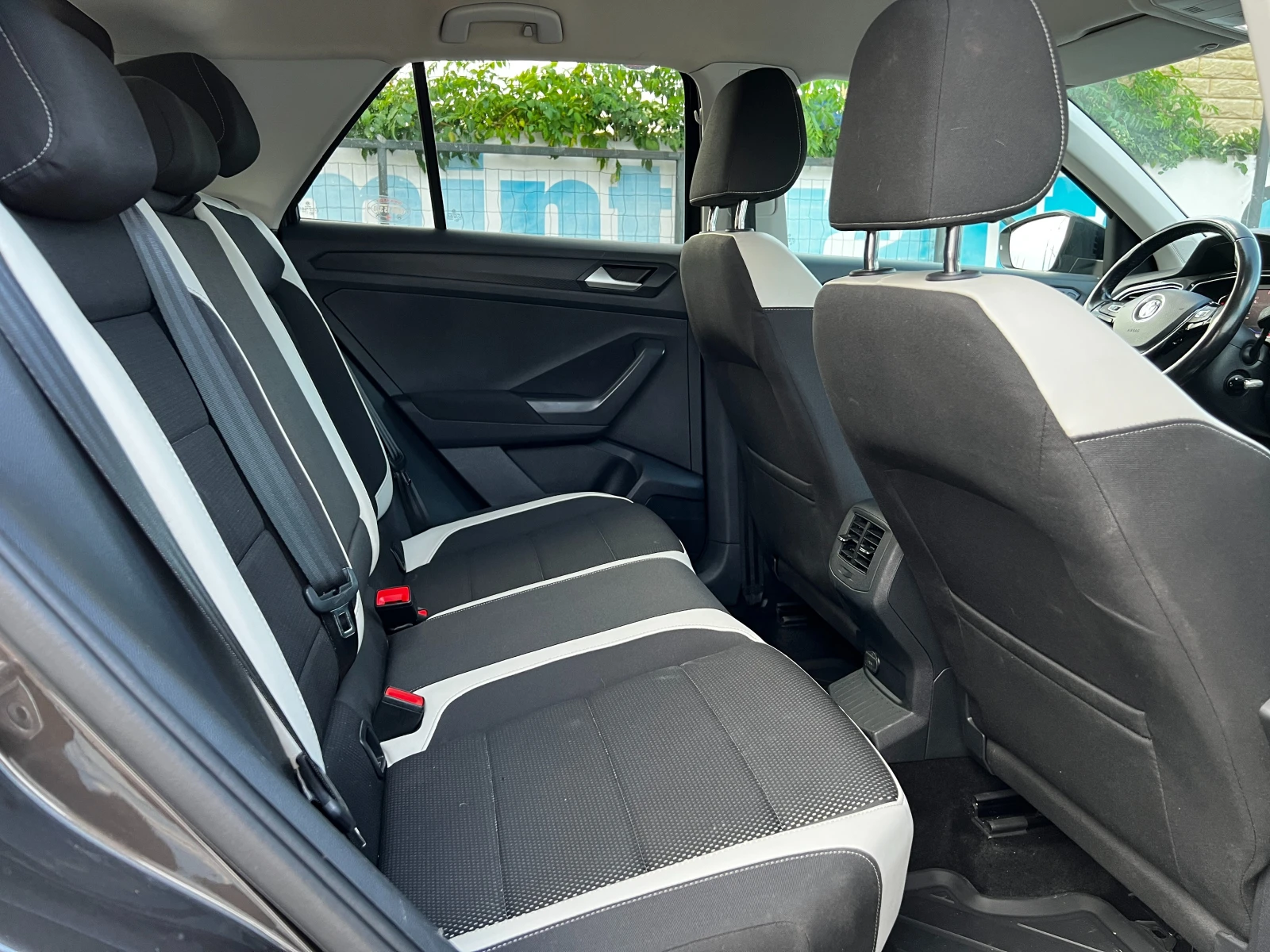 VW T-Roc 2.0TDI 4MOTION/AUT/CAR PLAY/LED/КАМЕРА, снимка 13 - Автомобили и джипове - 55493874