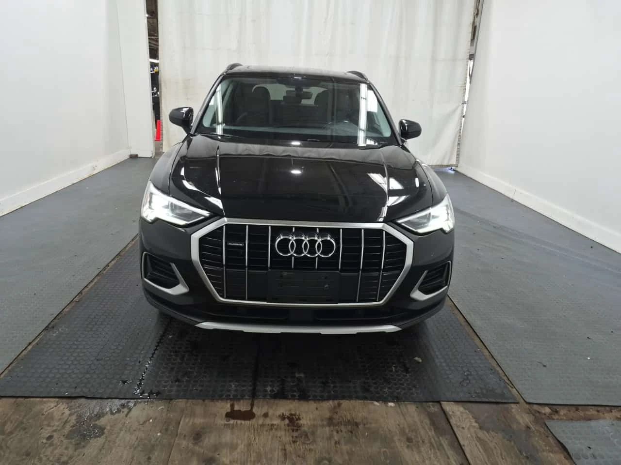 Audi Q3 * KOMFORT * CARFAX * ЦЕНА ДО БГ, снимка 2 - Автомобили и джипове - 55692351