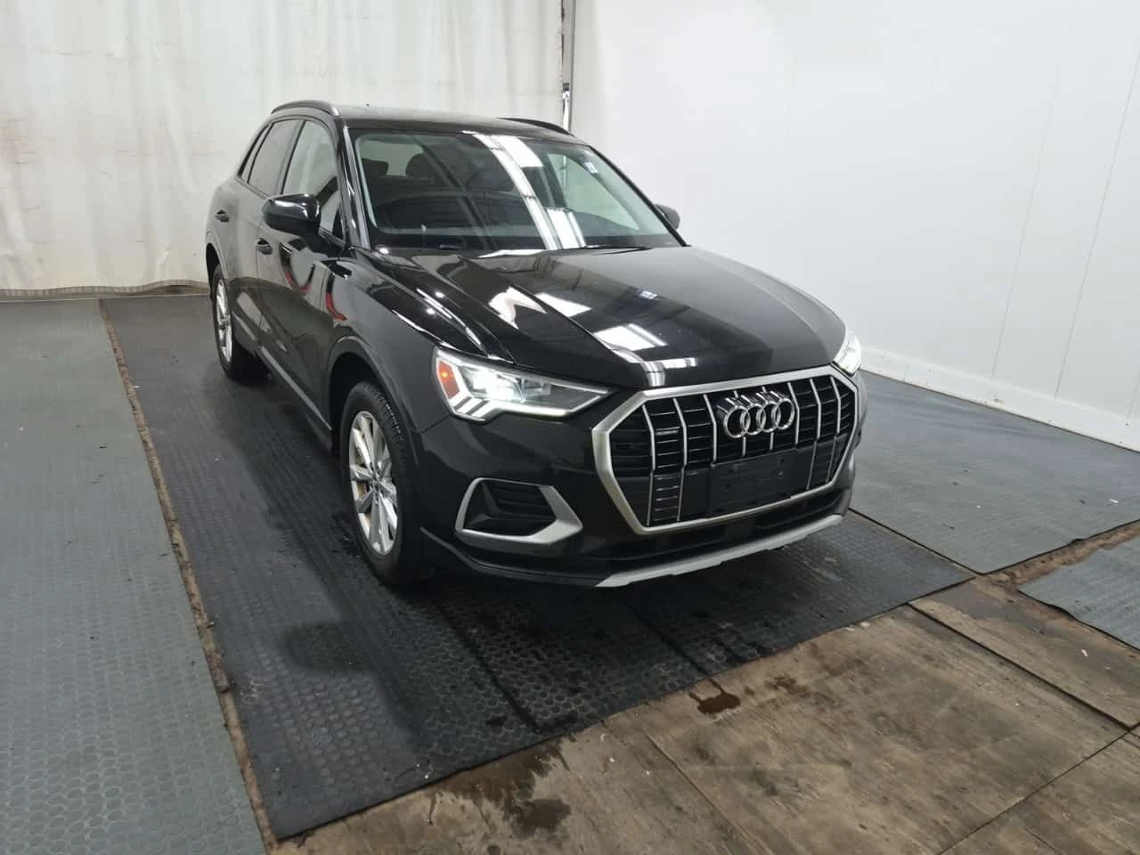 Audi Q3 * KOMFORT * CARFAX * ЦЕНА ДО БГ, снимка 3 - Автомобили и джипове - 55692351