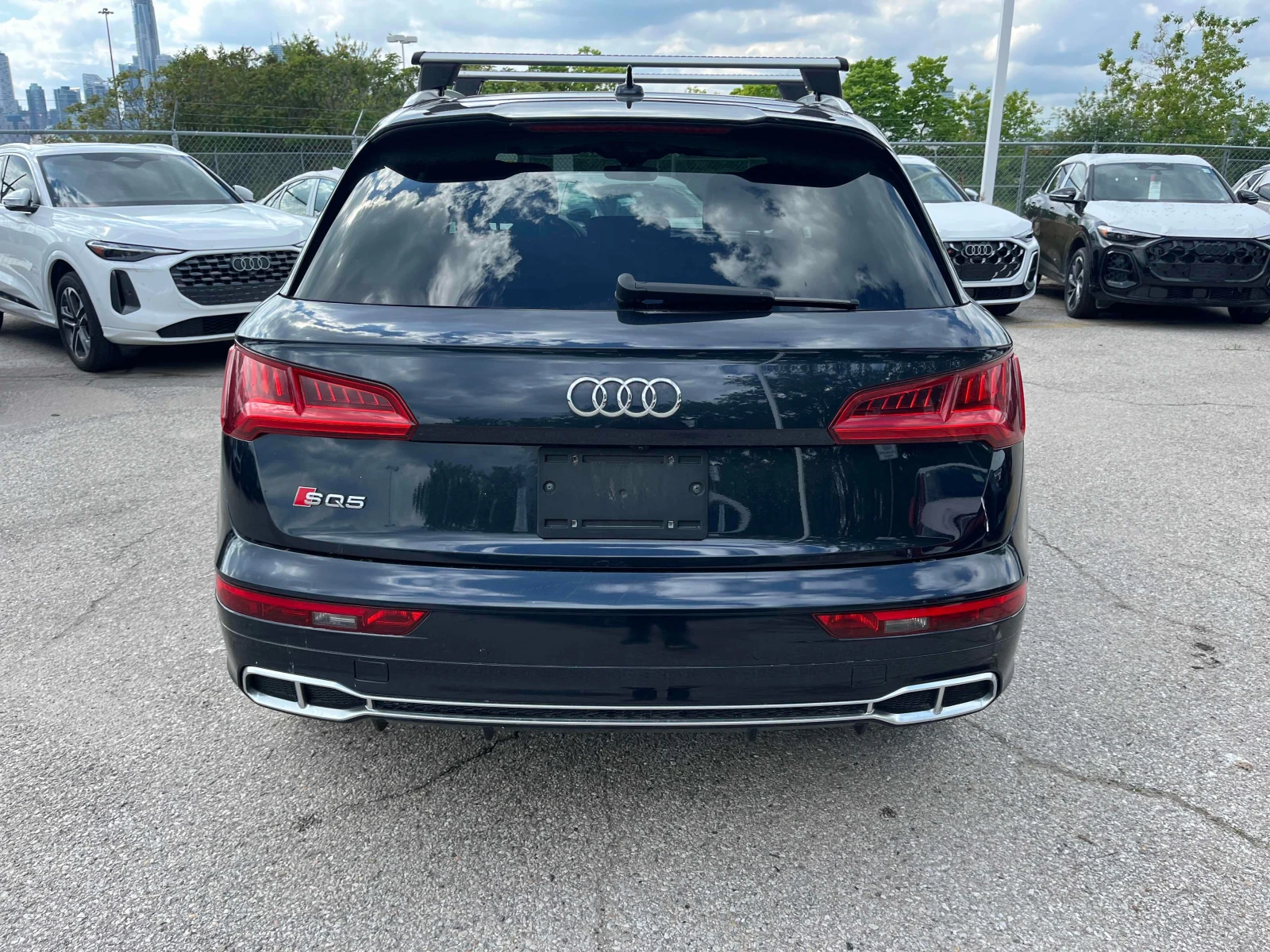 Audi SQ5  Technik / 360 / B&O / CARFAX / АВТОКРЕДИТ , снимка 4 - Автомобили и джипове - 55830917